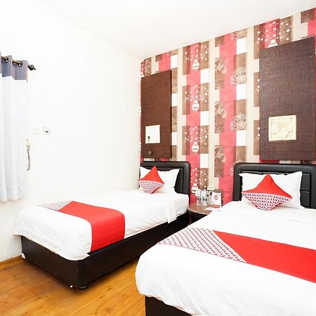 Oyo 425 Mojokerto Guesthouse 외부 사진